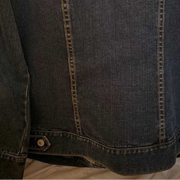 Old Navy Maternity Denim Jean Jacket Blue Stretch Women's Size Medium EUC - Picture 4 of 10